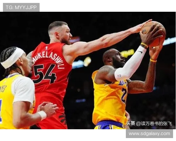 原创湖人绝杀东部第三，里夫斯44分大杀四方，詹姆斯为赢球放弃纪录